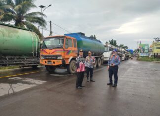 URAI KEMACETAN KADISHUB BANYUASIN TURUN LANGSUNG KE JALAN