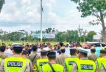 Masyarakat Desa Sejagung Demo Ke Kantor Bupati Banyuasin Terkait Kades dan Dana Desa