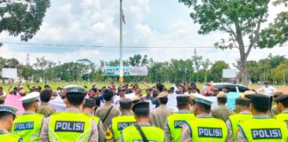 Masyarakat Desa Sejagung Demo Ke Kantor Bupati Banyuasin Terkait Kades dan Dana Desa