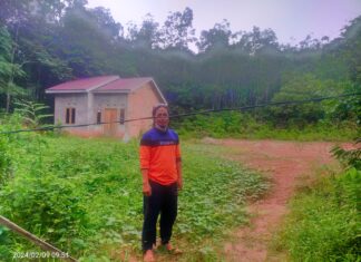 Warga Kesal Kabel Listrik Menjuntai Belum di Tindak Lanjuti, Nyawa Masyarakat Terancam