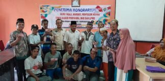 Kades Sudarmono Bagikan Insentif 4 Bulan ke Guru Ngaji, LPM, Penyuluh Agama dan Kader Desa