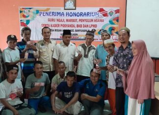 Kades Sudarmono Bagikan Insentif 4 Bulan ke Guru Ngaji, LPM, Penyuluh Agama dan Kader Desa