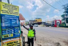Mudahkan Pemudik, Satlantas Polres Banyuasin Pandu Dengan Barcode Jalan Alternatif