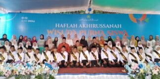 Hadiri Haflah di Ponpes Ma’ariful Ulum, Emak-emak Doakan H Askolani Jadi Bupati Banyuasin Lagi