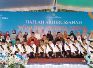 Hadiri Haflah di Ponpes Ma’ariful Ulum, Emak-emak Doakan H Askolani Jadi Bupati Banyuasin Lagi