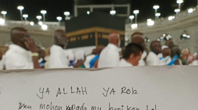 H Ucok Jemaah Asal Banyuasin Doakan H Askolani Jadi Bupati Lagi Langsung Dari Mekkah