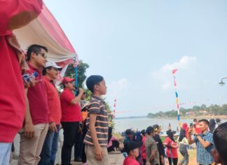 Calonbup Askolani Memeriahkan Lomba Bidar Di Kecamatan Rantau Bayur