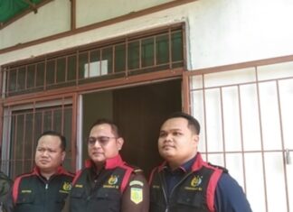 Kejari Banyuasin Geledah Kantor DLH Terkait Dugaan Pungli Uji LabÂ