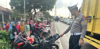 Satu Orang Tewas Kecelakaan Maut di Jalintim Palembang-Betung KM 55, 3 Motor VS Truck Box