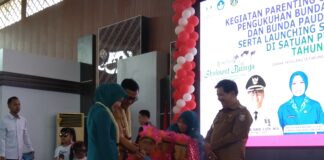 Membentuk karakter anak-anak dengan sholawat Busyro
