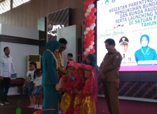 Membentuk karakter anak-anak dengan sholawat Busyro