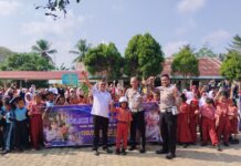 AKP Suwandi S.H,M.Si Kasatlantas Polres Banyuasin,Sambut Hari Anak Dengan Sosialisasi Lalu Lintas Ceria Di SDN 13