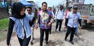 Jalan Rusak di Beberapa Wilayah Banyuasin Mulai di Perbaiki, Bukti Janji Bupati di Tepati