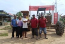 Pemerintah Desa Majatra, Melakukan Kegiatan Pengerasan Jalan Desa.