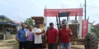 Pemerintah Desa Majatra, Melakukan Kegiatan Pengerasan Jalan Desa.